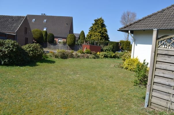 vorderer Gartenbereich