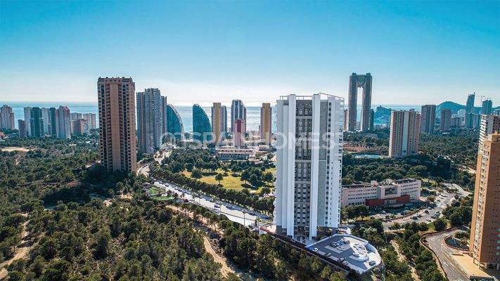 Apartments in a Comprehensive Complex Near the Beach in Benidorm