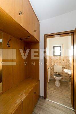 Garderobe mit Gäste WC OG (HH)