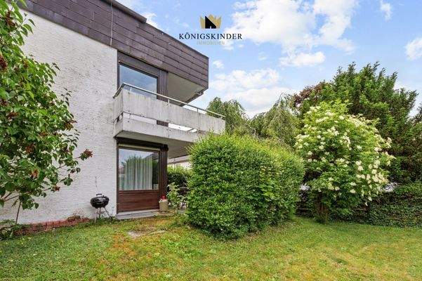 Mit dem Blick in den anteiligen Garten