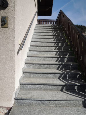 Treppe zum Hauseingang