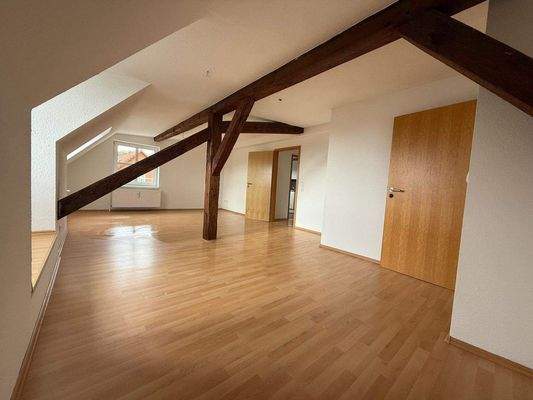 Wohnzimmer einer Wohnung im DG