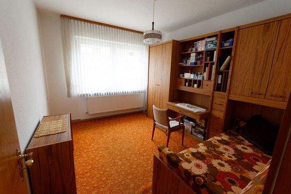 Schlafzimmer EG 2 v. 2