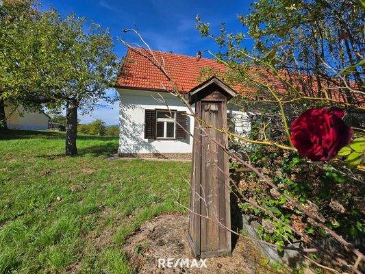 Nutzwasserbrunnen vor dem Haus