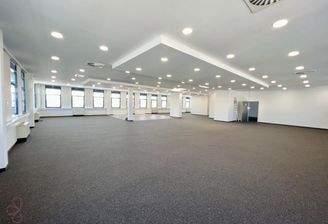 1E31BD93-FC2B-4E9C-B26C-102725292363