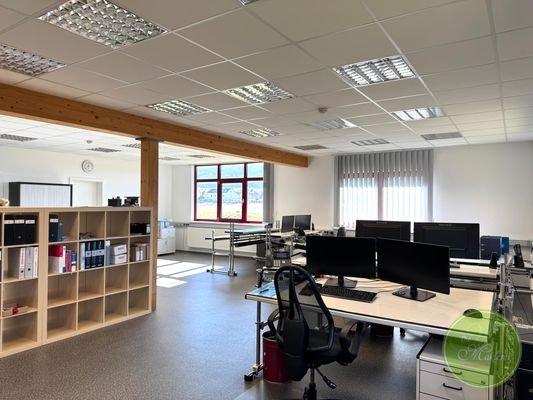 ... sechste Büro.