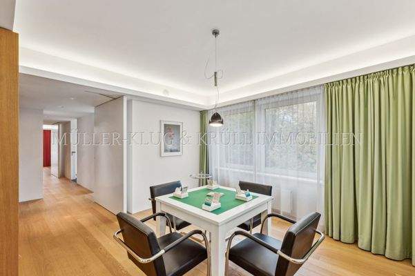 backbone_577089-B_058_HD