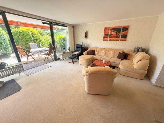 Wohnzimmer mit Terrasse 