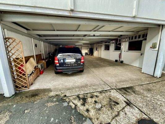 Gewerbehalle im Innenhof