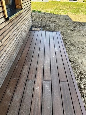 Dielen am Haus außen