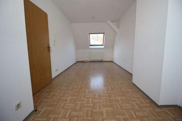 Wohn-/Schlafzimmer DG links (2)