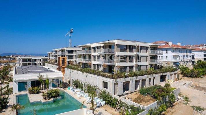 Apartments Close to the Sea in a Gated Complex in Çeşme