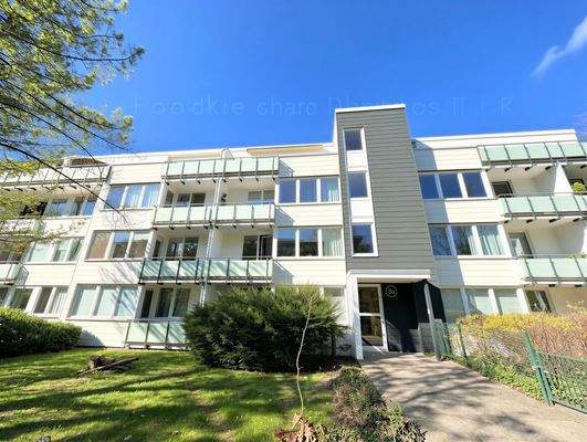 Blick auf den Hauseingang - (KI optimiert)