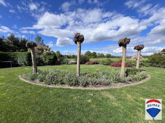 feac04e3-9729-415f-a2b9-457af9cb26ad