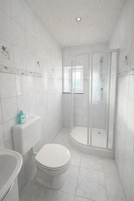 Badezimmer EG rechts