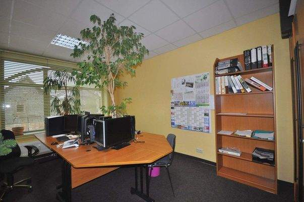 14 Büro.JPG
