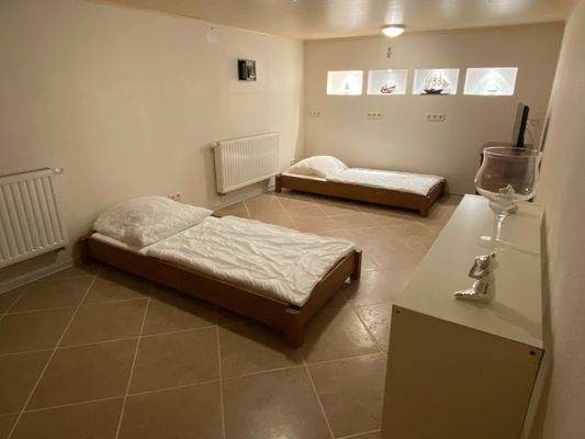 Büro, Gästezimmer im Keller