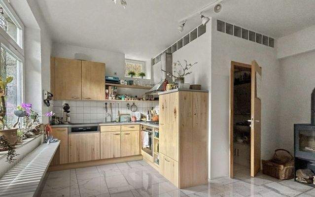 Küche mit Essbereich