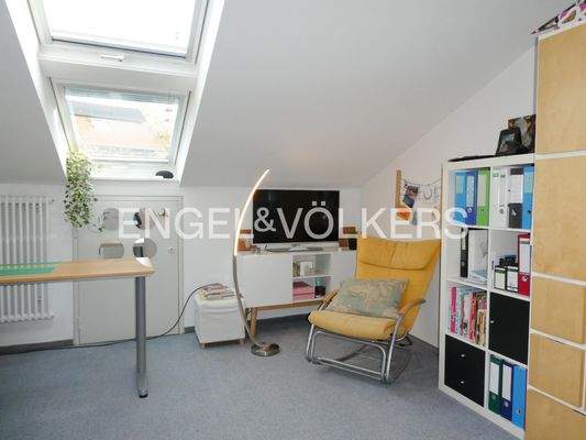 Büro / Arbeitszimmer im DG