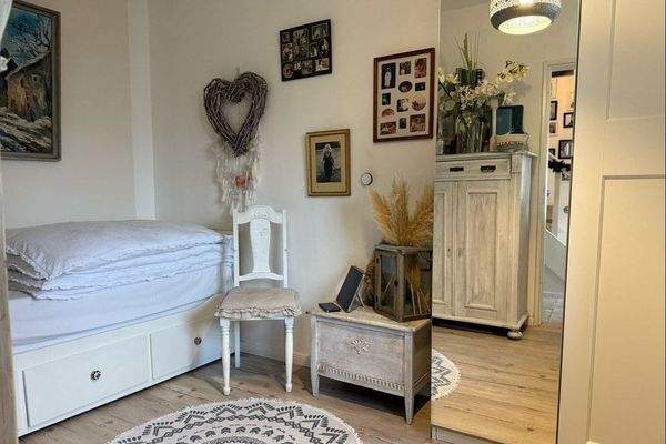 Gäste- oder Arbeitszimmer im Erdgeschoss