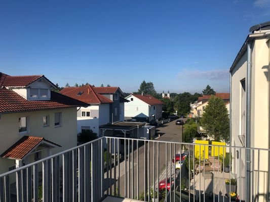 Balkon mit Blick auf den Kirchturm