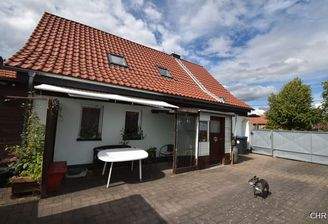 Hausansicht mit Innenhof