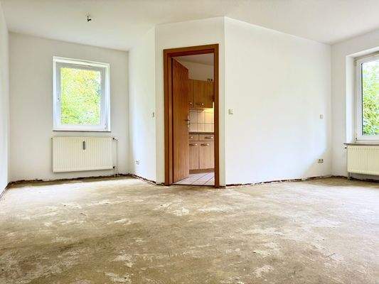 Wohnzimmer zu Küche