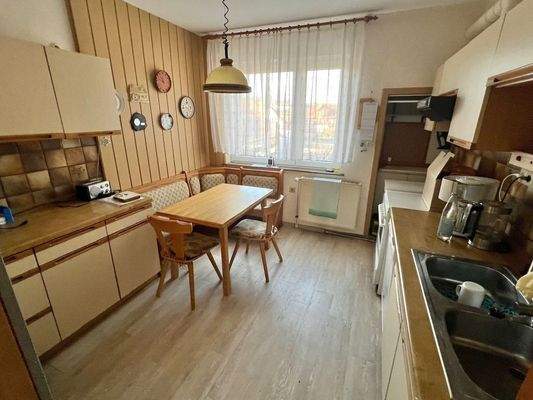 Küche mit Sitzgelegenheit (EG)