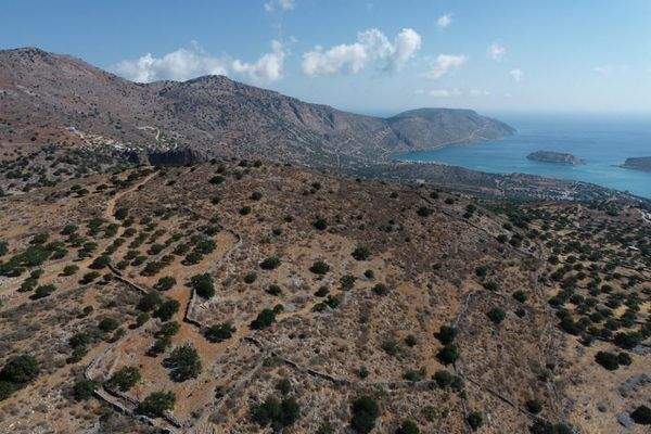 Kreta, Schisma Eloundas: Exklusives Grundstück mit Meerblick und Baugenehmigung zu verkaufen