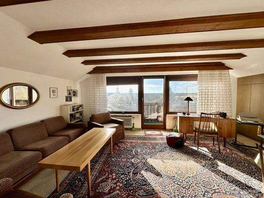 Wohn-/ Arbeitszimmer im DG