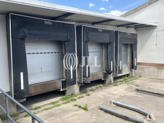 Halle 4 - Rampenandienung