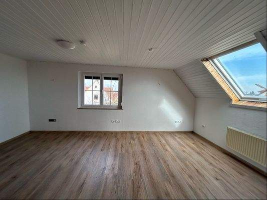 Wohn-/ Esszimmer im DG