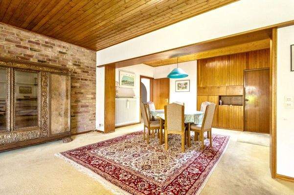 Essbereich + Zugang Küche