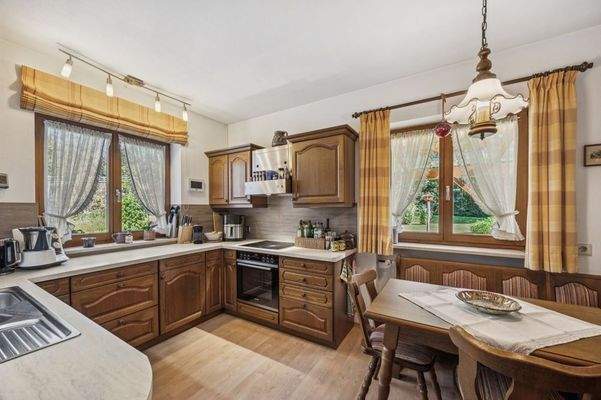 WE 2 Gemütliche Küche mit Gartenblick