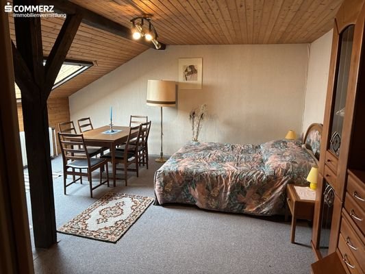 Zimmer 2 OG