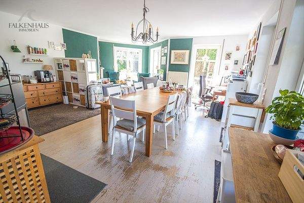 Erdgeschoss - Wohn- und Essraum mit viel Tageslicht