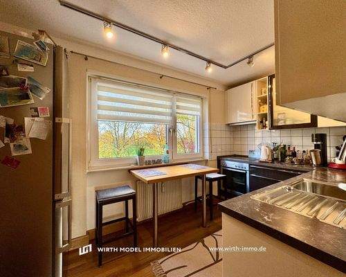 Küche mit EBK samt Elektrogeräte