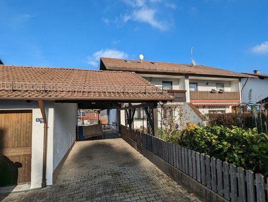 Garage mit Carport