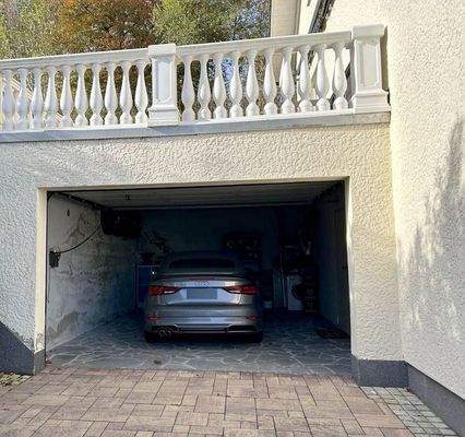 Garage und Terrasse