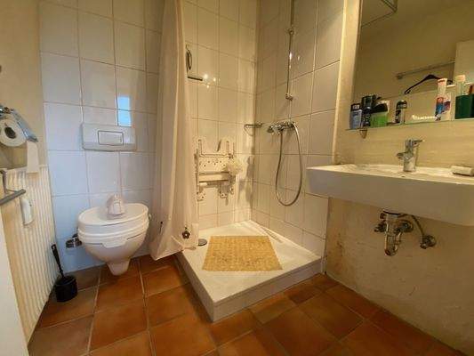 Bad im Zwischengeschoss