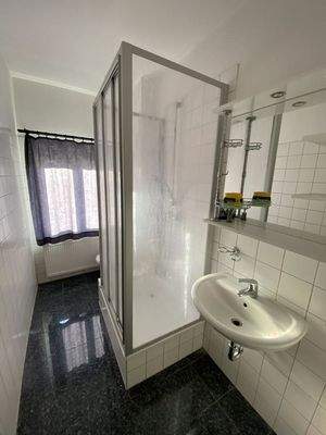 Einliegerwohnung - Badezimmer