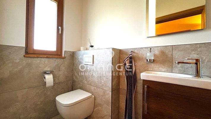 Gäste-WC mit Tageslicht