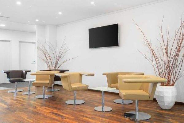 Regus_NymphenburgerHofe_2753_München_Germany_Busin