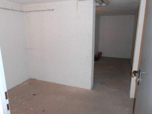 Keller mit zwei Räumen