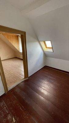 Ankleidezimmer im DG