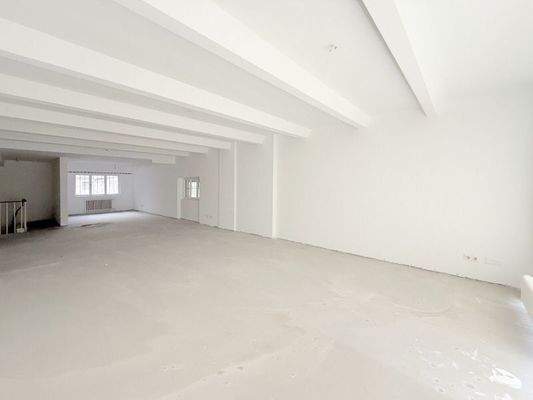 Laden 7 - Zwischengeschoss