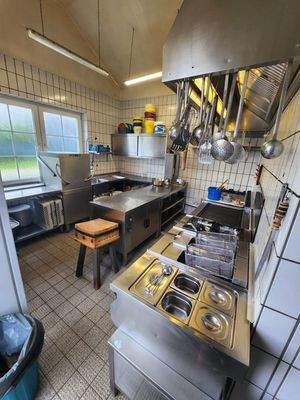 Voll Ausgestattete Küche