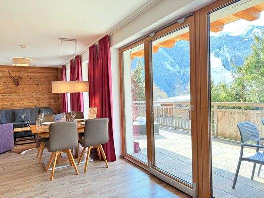 geräumiger Wohn- Essbereich