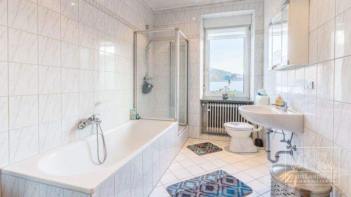 OG Wohnung 1  Badezimmer