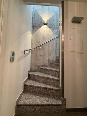 Treppe zum Wohnbereich